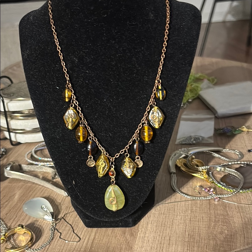 Elegant Gold and Brown Necklace